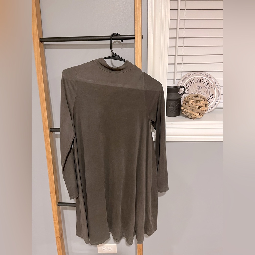AKIRA | Medium suede material mid dress | stretch fabric